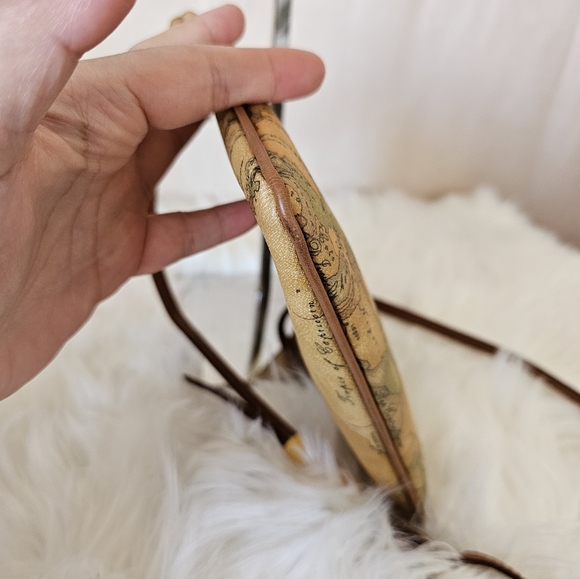 Alviero martini sling - Picture 4 of 12